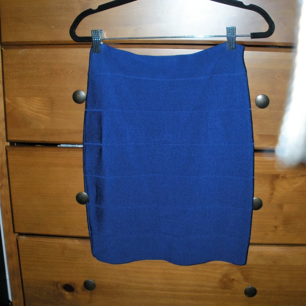 BEBE Blue bandage skirt SZ L/G